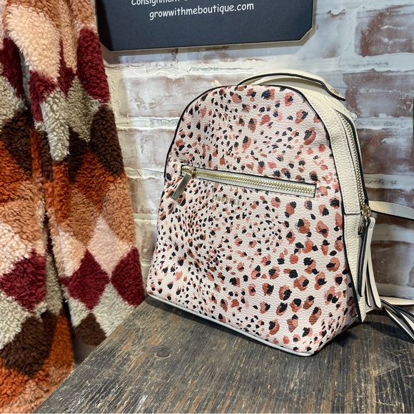 Fiorelli animal print backpack new - Picture 2 of 6